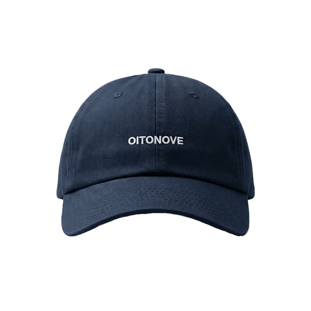 Boné Essencial OITONOVE navy — destaque frontal.